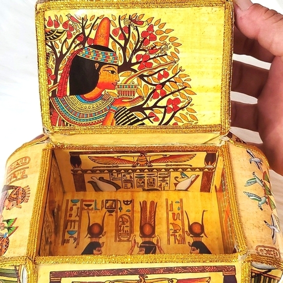 Vintage 90s Egyptian Pharaoh Cleopatra Hieroglyphics Paper Material Trinket Box - Picture 7 of 17